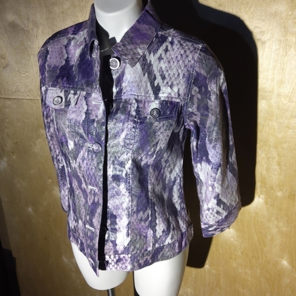 NWT CHICOS amethyst snakeskin jean jacket - Picture 2 of 6